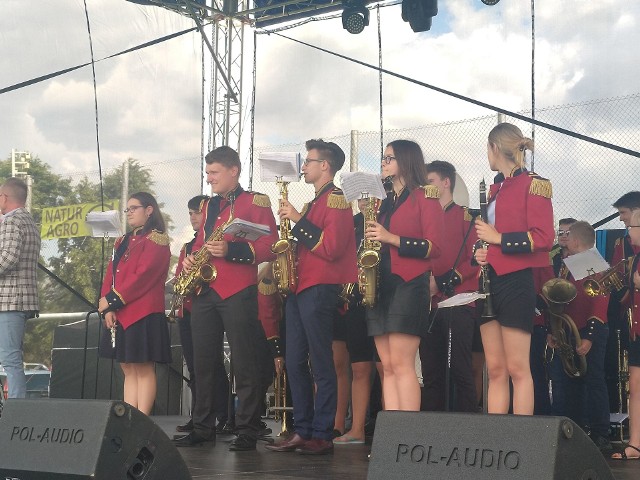 Podczas tegorocznego Dnia Papryki wystąpiła lokalna Młodzieżowa Orkiestra Dęta.