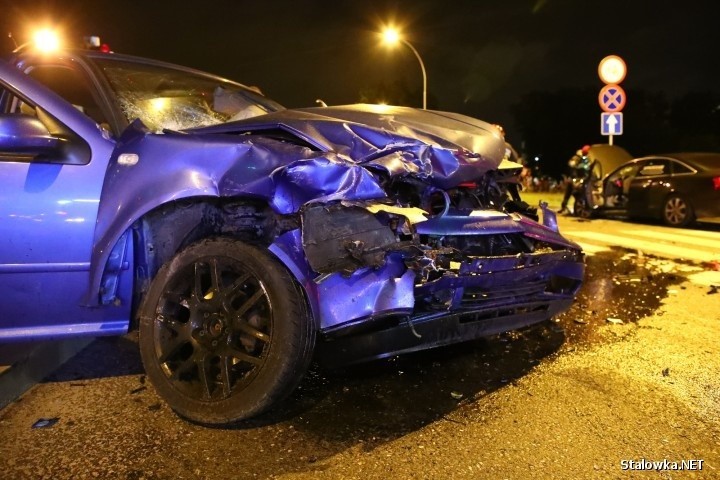 Kierowca audi spowodował w Stalowej Woli wypadek i uciekł, pasażerowie również! Poszukują ich policjanci (ZDJĘCIA)