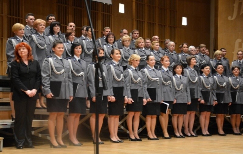 Chór Komendy Wojewódzkiej Policji. Koncert z okazji 10-lecia istnienia (zdjęcia)