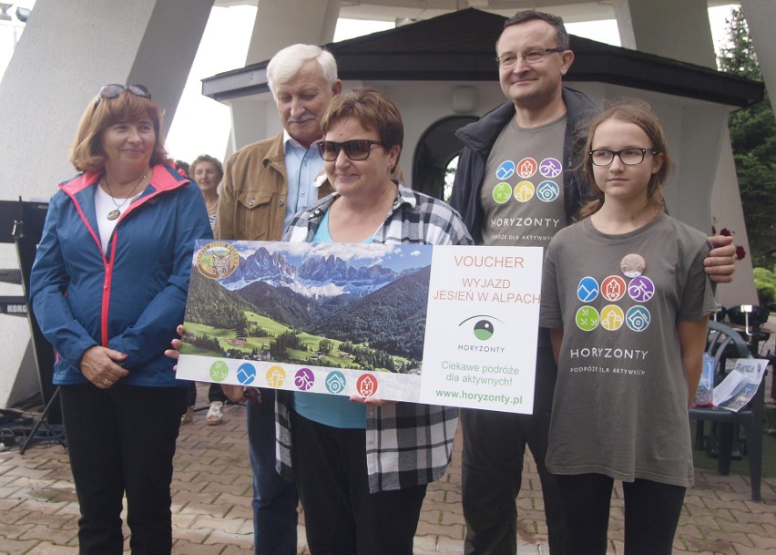 Odkryj Beskid Wyspowy. 53 złote rysie na Miejskiej Górze. W niedzielę szczyt zdobyło ponad 700 turystów