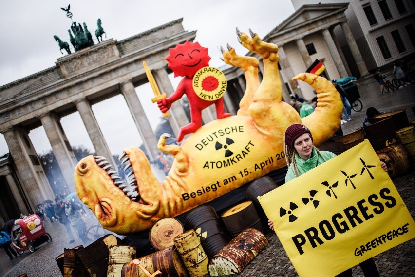 W Berlinie miały miejsce protesty i manifestacje zwolenników...