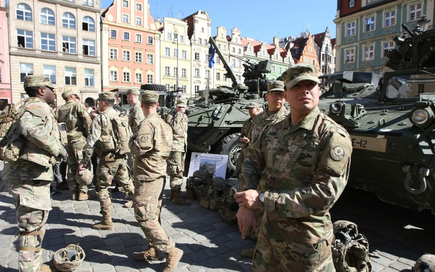 Wojska NATO na wrocławskim Rynku