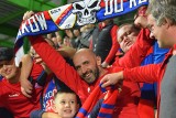 Raków - Śląsk 1:0 ZDJĘCIA KIBICÓW Fani z Częstochowy domagają się nowego stadionu