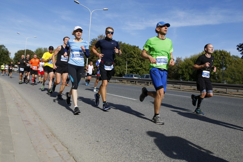 Uczestnicy Maratonu Warszawskiego 2018. Więcej zdjęć...