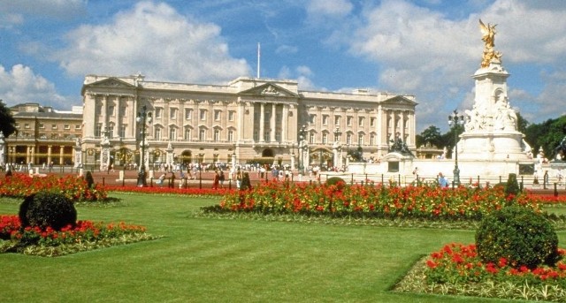 Bez Pałacu Buckingham trudno wyobrazić sobie historię rodziny królewskiej i Wielkiej Brytanii