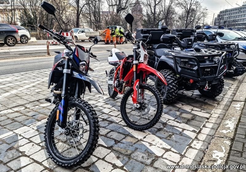 Flota dolnośląskiej Policji powiększyła się o 11 nowych...