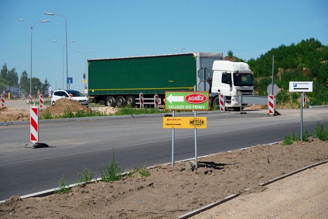 Przebudowywane skrzyżowanie al. JPII z ul. NSZ to początek trasy niepodległości.