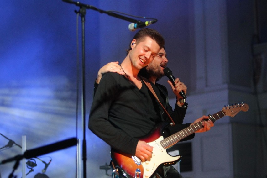 Gitarzysta Maciej oraz lider grupy Tomasz Szczepanikowie