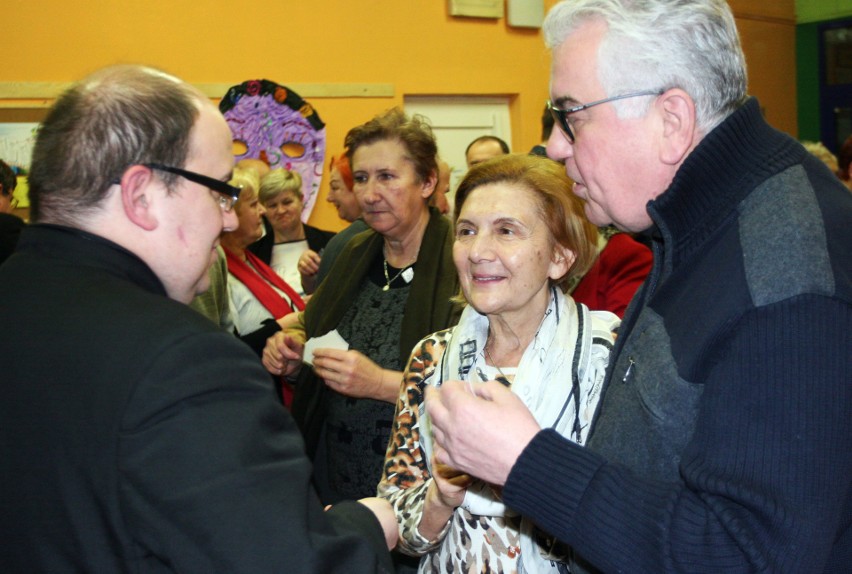 W Falkowej przełamano się opłatkiem i uhonorowano przyjaciół tego osiedla [ZDJĘCIA, WIDEO]