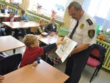 Strażnicy miejscy z Opola uczą dzieci ostrożności 