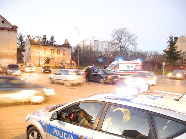 Ul. Młynowa. Wypadek na skrzyżowaniu z ul. Kijowską (zdjęcia)