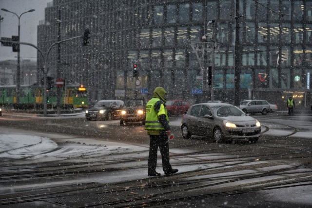 Przymrozki wystąpią wcześnie rano, około godz. 1. Jednak nawet w godz. 8-9 ze względu na brak słońca i stosunkowo niską temperaturę powinniśmy być przygotowani na zamarznięte szyby