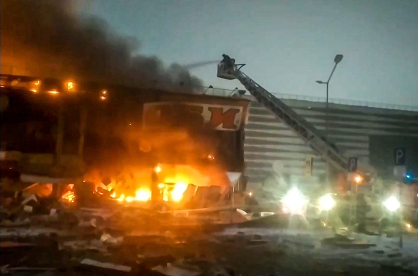 Pożar centrum handlowego w Chimkach pod Moskwą. Zginęła co najmniej jedna osoba - WIDEO