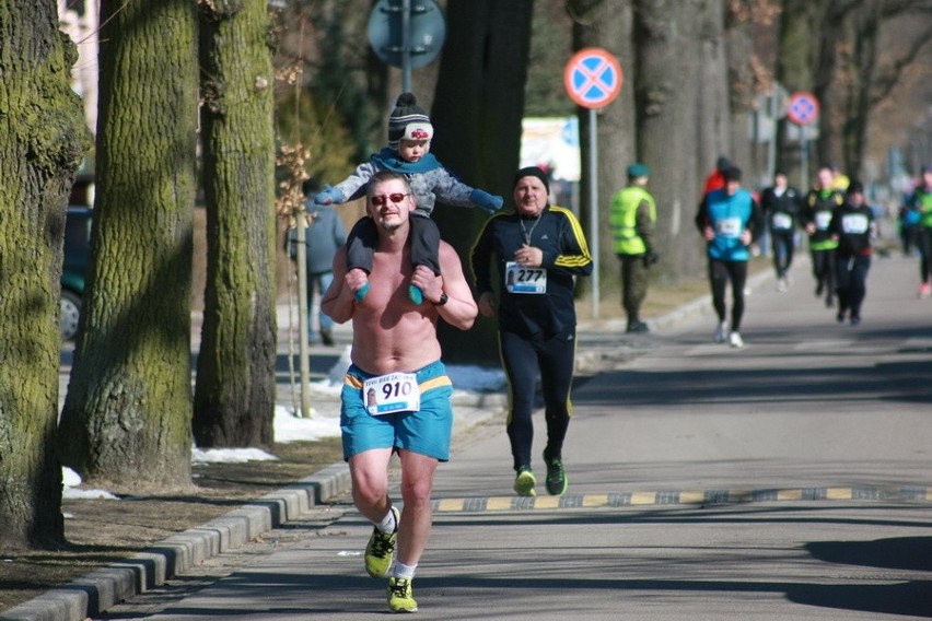 Biegacze z regionu na XXVII Biegu Zaślubin w Kołobrzegu