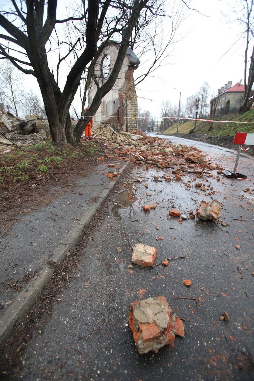 Katastrofa budowlana: Zawalona hala cementowni Grodziec