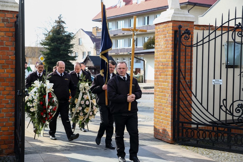 Pogrzeb Piotra Kijanki w Mielcu. Rodzina i bliscy pożegnali 33-latka