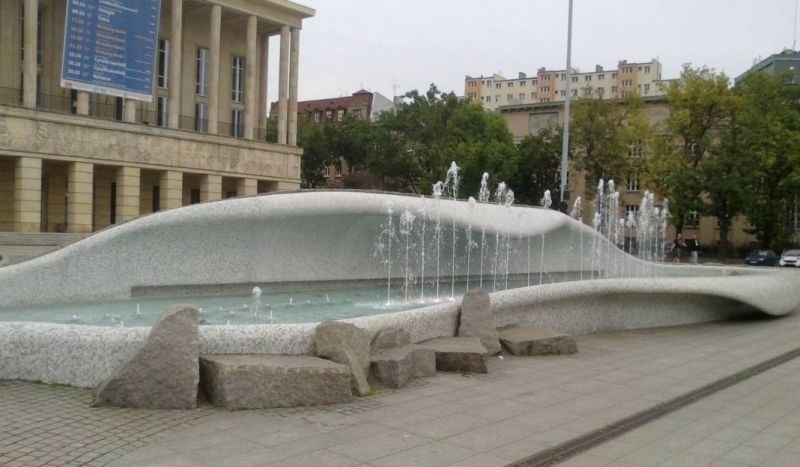 Fontanna na placu Dąbrowskiego