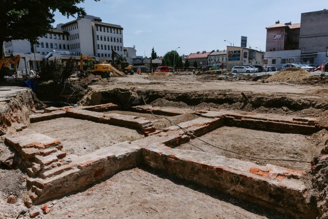 Odkrycie na placu budowy obok budynku ZUS w Rzeszowie ma ponad 100 lat!