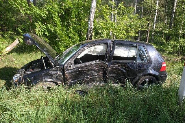 Kierowca, który spowodował wypadek miał sadowy zakaz prowadzenia pojazdów