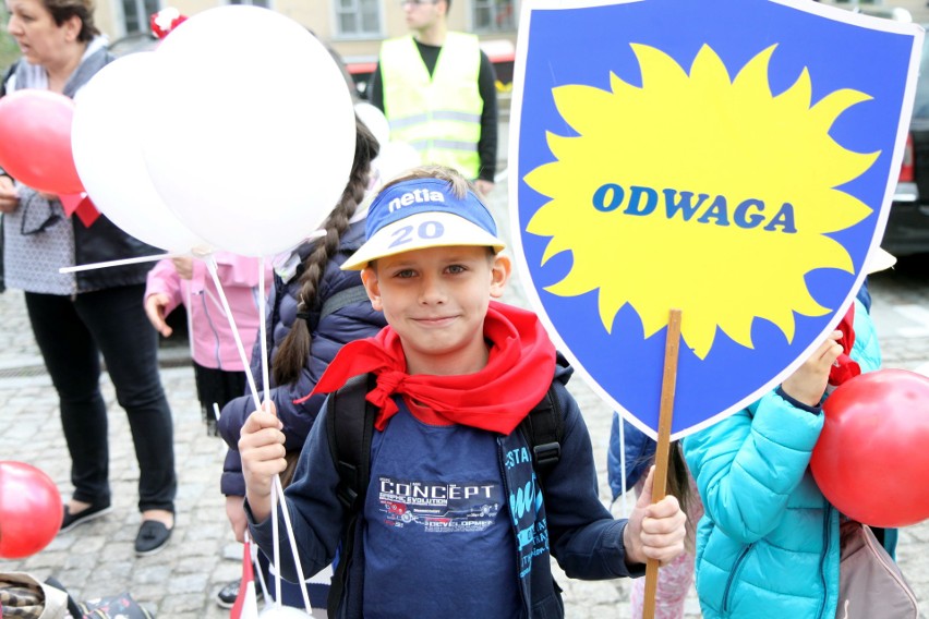 Przez centrum Lublina przeszedł Korowód Międzypokoleniowy (ZDJĘCIA)