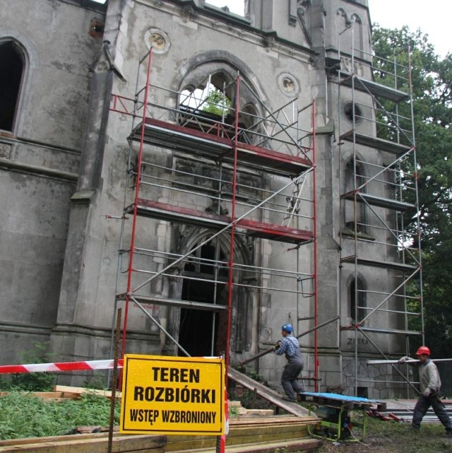 Firma Zarmen rozpoczęła już odgruzowywanie ruin pałacu w Kopicach.
