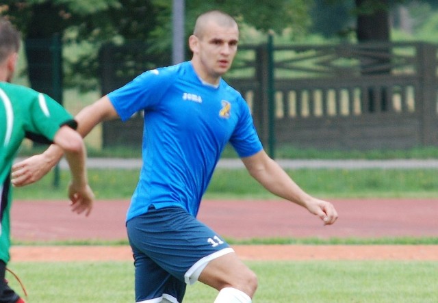Mateusz Fryc strzelił gola dla Naprzodu Jędrzejów w spotkaniu z Unią Sędziszów.