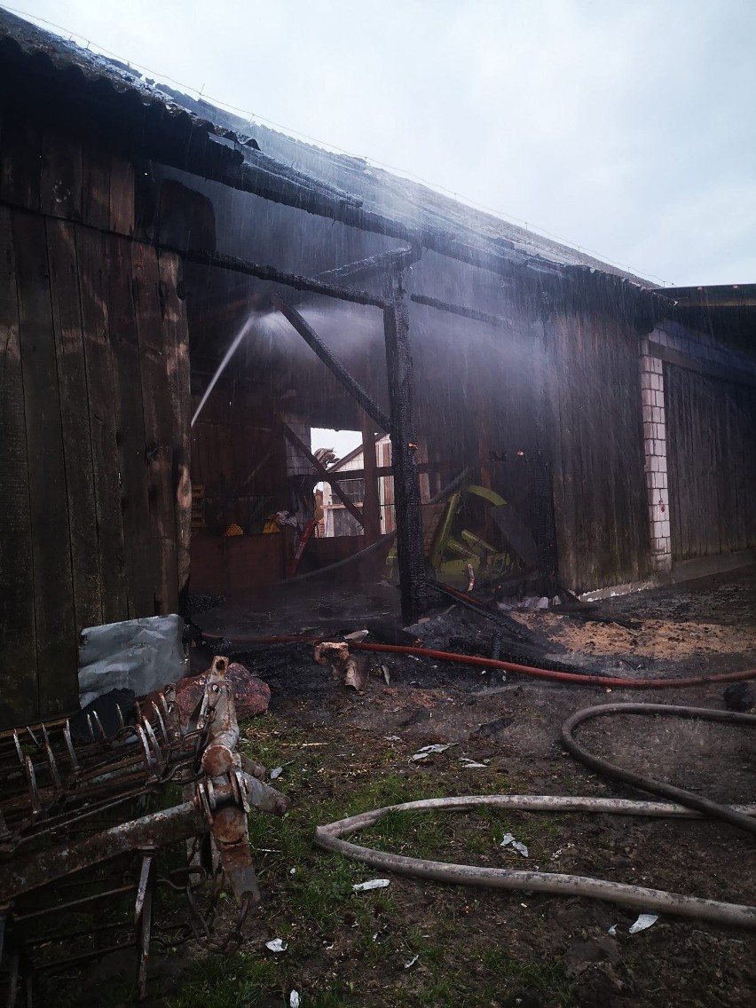 Z pożarem stodoły w Odechowcu walczyły cztery jednostki...