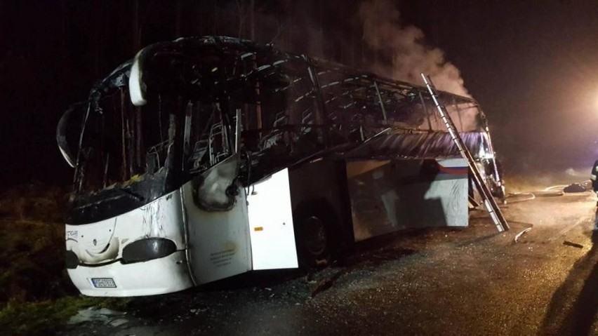 Pożar autobusu pod miejscowością Żabinko w powiecie...