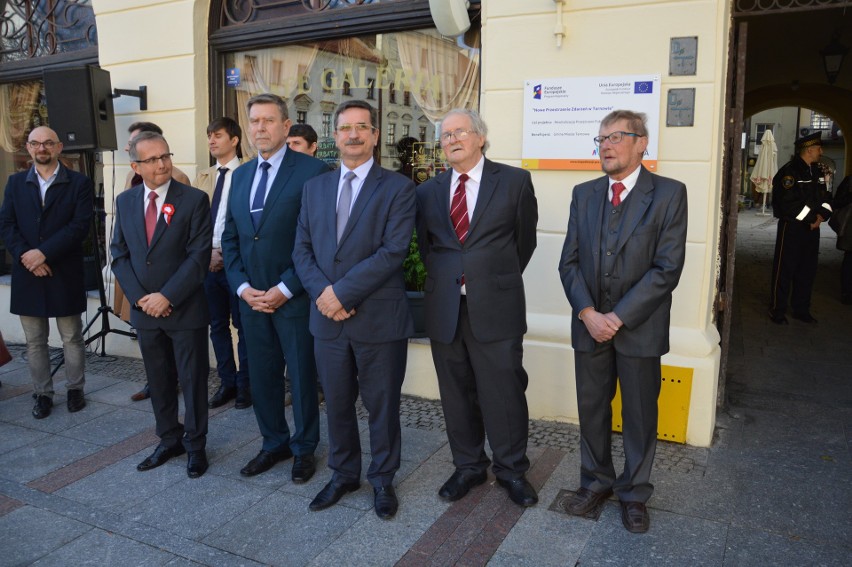 Na tarnowskim rynku odsłonięto pomnik Tadeusza Tertila [ZDJĘCIA]