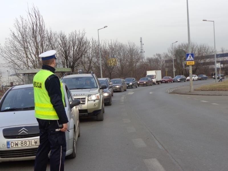 Protest na Swojczyckiej i Kowalskiej. Kilkadziesiąt osób blokowało ulice (ZDJĘCIA)