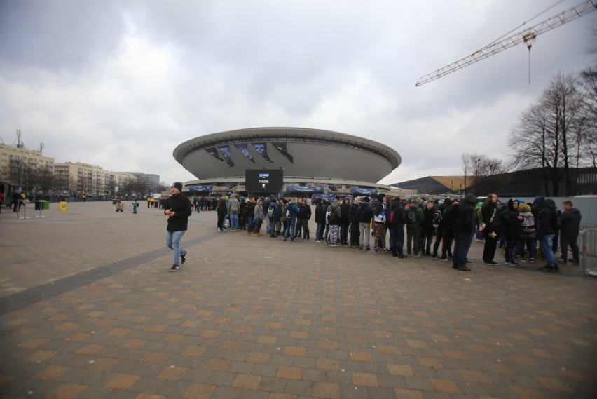 IEM 2017 Katowice: tłumy fanów e-sportu pod Spodkiem. Startuje 1. weekend IEM WIDEO