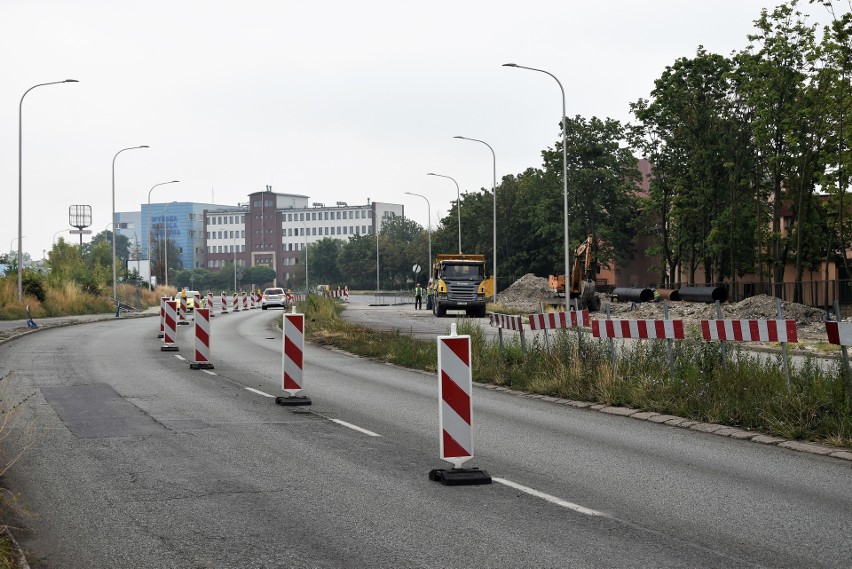 Budowa centrum przesiadkowego Opole Wschodnie. Drogowcy...