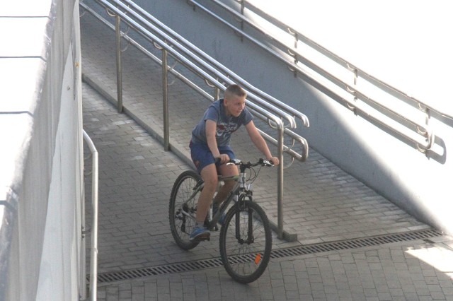 Ten tunel nie jest dla rowerzystów .