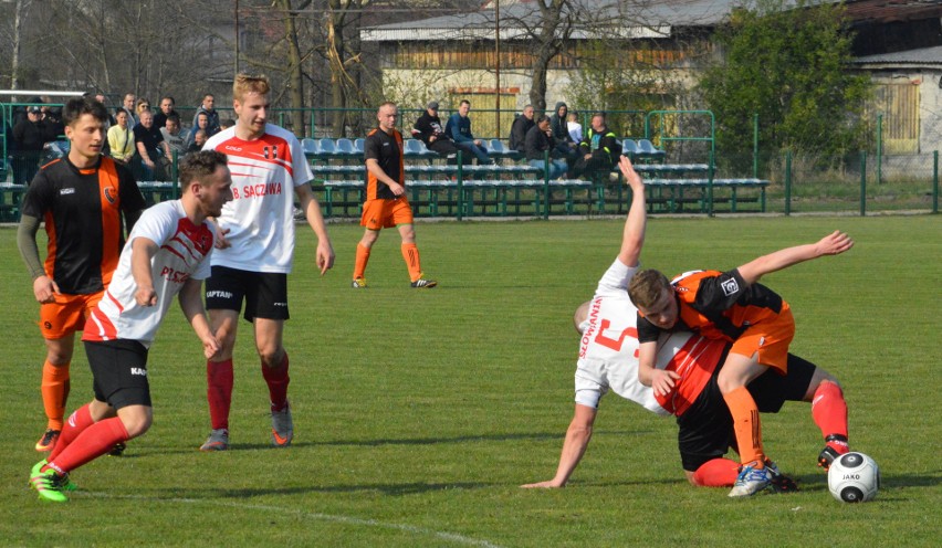 Słowianin Grębów (biało-czerwone stroje) - KP Zarzecze 2:1...