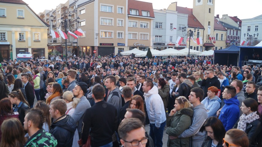 Rybnik oszalał! Dzikie tłumy na koncercie Miuosha i O.S.TR.