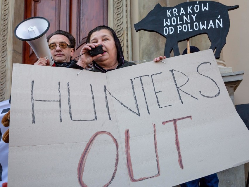Protest przeciwników polowań w Krakowie