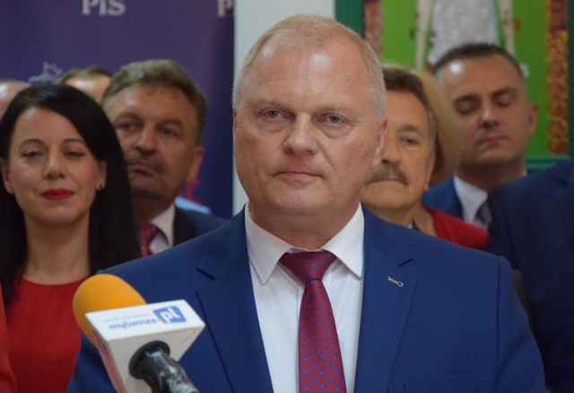 Lech Kołakowski wraca do klubu PiS. Kaczyński: "Nawet w rodzinach zdarzają się trudniejsze momenty"