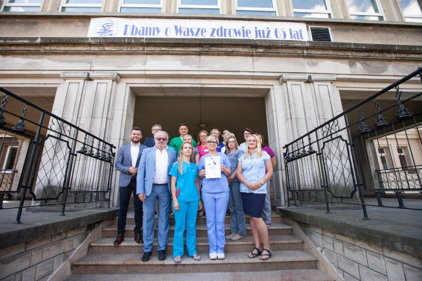 Przedstawiciele szpitala odebrali certyfikat ESO Angels w...