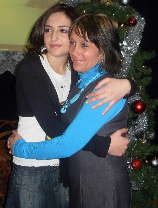 Ania Czerwińska (z lewej) podczas promocji płyty. Na zdjęciu z mamą