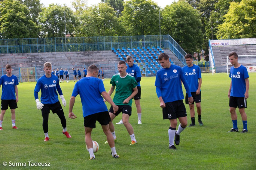 Trening Błękitnych na stadionie przy ulicy Ceglanej w...