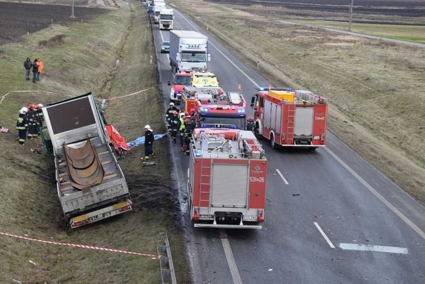 Śmiertelny wypadek na obwodnicy Nowych Skalmierzyc. Samochód...