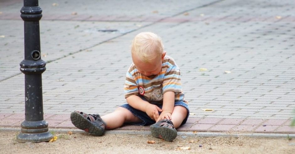 Ełk 3letnie dziecko chodziło samotnie po ulicach miasta