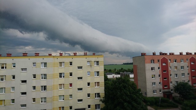 Zderzenie się dwóch frontów atmosferycznych nad Słupskim spowodowało wystąpienie rzadkich chmur.