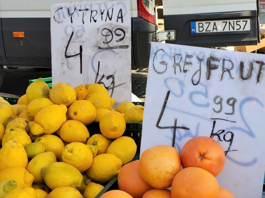 Białystok. Giełda rolno-towarowa przy Andersa - 11 lipca. Zobacz, ile kosztują świeże warzywa i owoce (ZDJĘCIA)