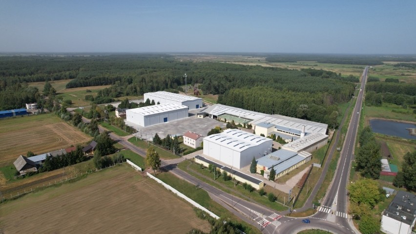 Pronar otworzył w swoim zakładzie w Narwi aż trzy nowe hale produkcyjne. Medale dla pracowników