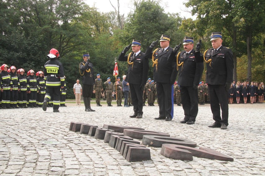 W Kielcach pod pomnikiem Homo Homini wspominano ofiary zamachu z 11 września 2001 roku