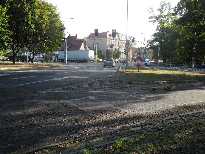 Stargard. Montują plac zabaw w parku Jagiellońskim 