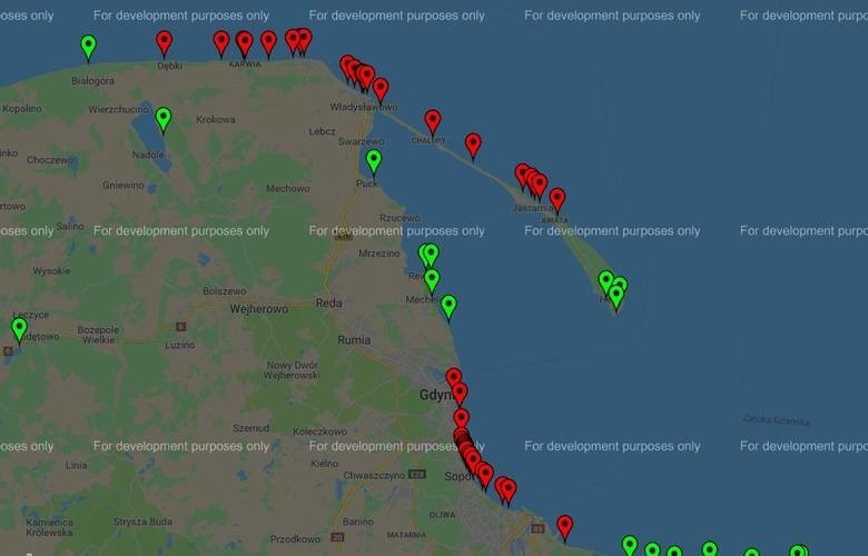 Sinice w Bałtyku 2018. MAPA Gdzie nie można się kąpać? LISTA...