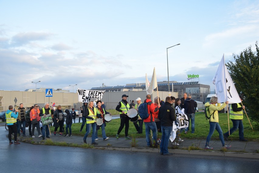 Protesty w Skawinie przeciwko firmom, które zanieczyszczają...