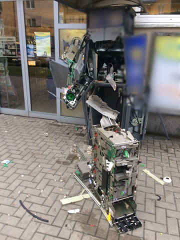 Kraków. Wysadzili bankomat na Klinach